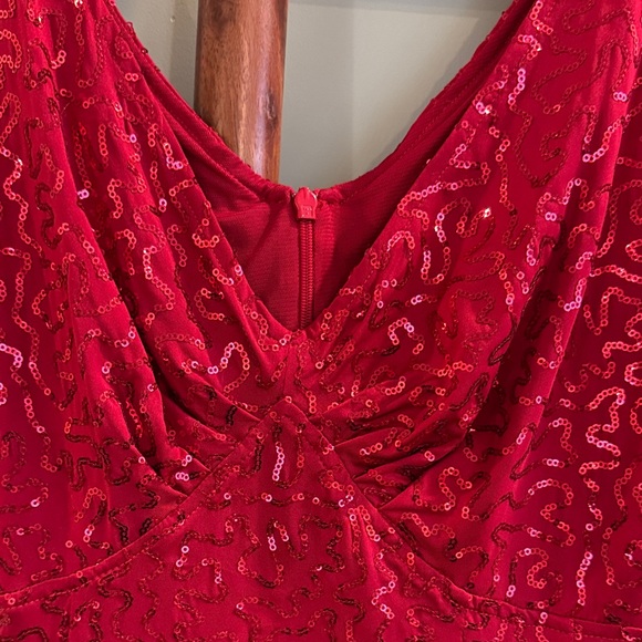 Tatyana Bettie Page Marilyn Red Sequin Dress - Picture 5 of 12